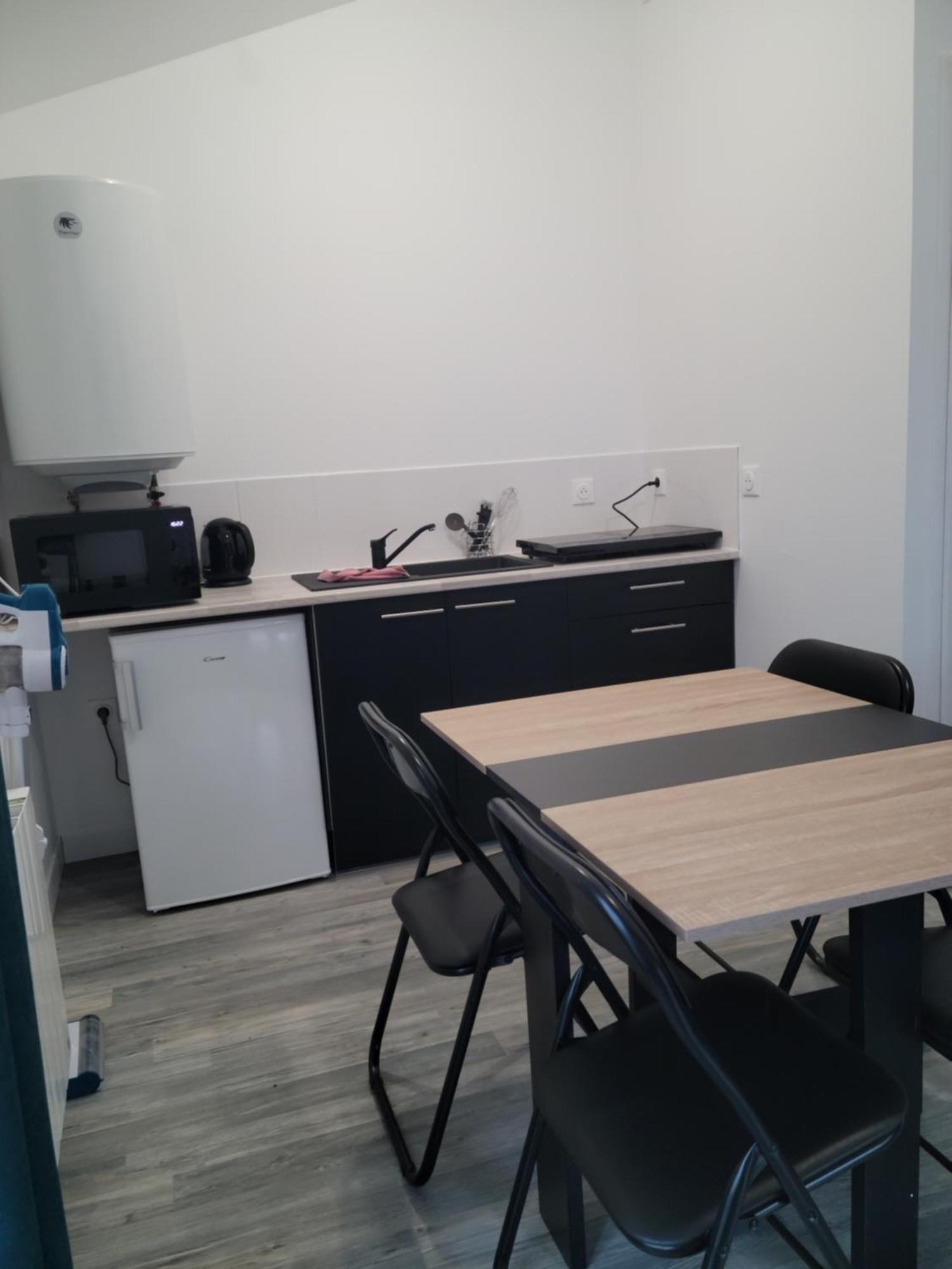 Le Studio Saint-Pierre-Montlimart Luaran gambar