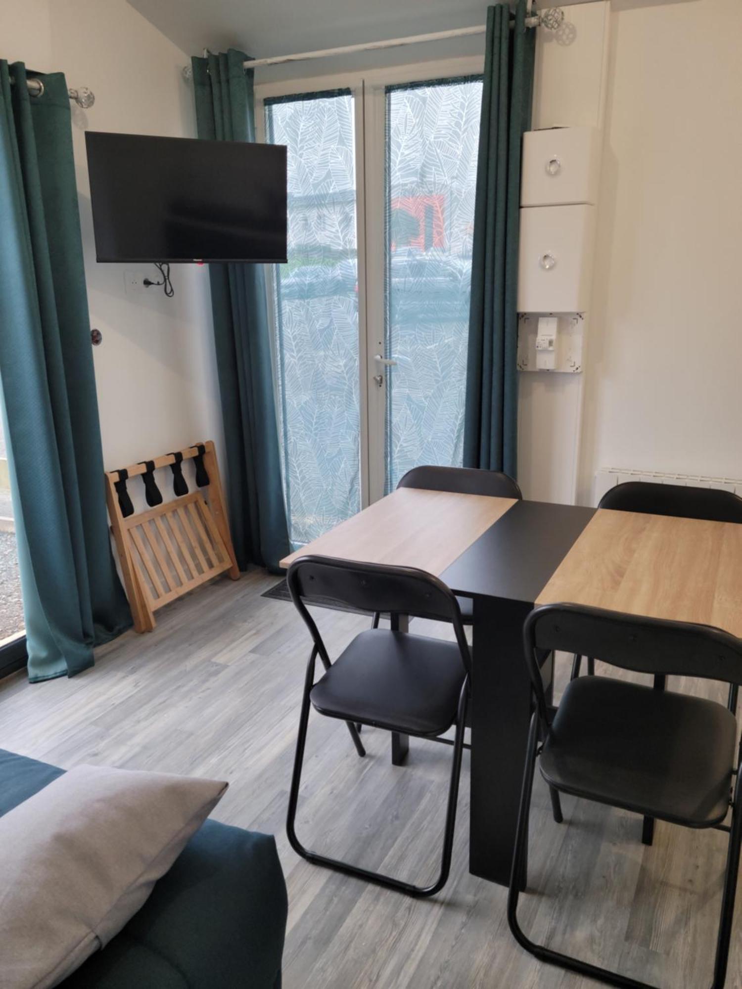 Le Studio Saint-Pierre-Montlimart Luaran gambar